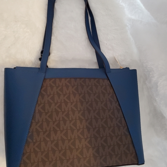 Michael Kors purse - Picture 3 of 8